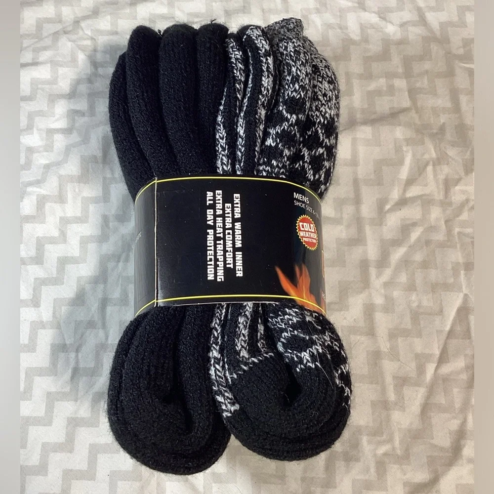 Hot Feet Patterned and Black 2 Pack Men’s Thermal Socks
